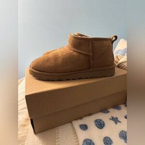 Ultra mini Uggs